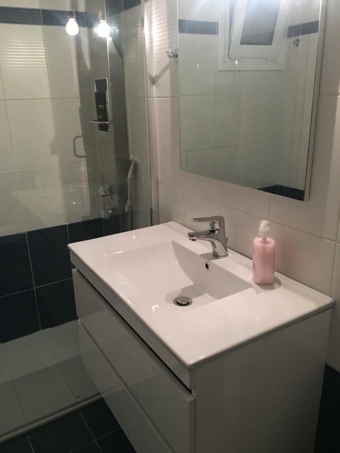 Central 2-Bedroom Luxury Apartment イラクリオン エクステリア 写真